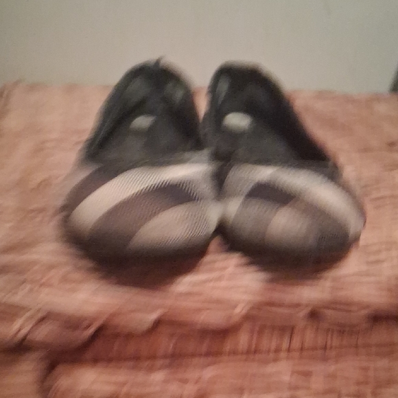 AUTHENTIC BURBERRY LITTLE GIRLS NOVACHECK FLATS SIZE 27 EURO - Picture 7 of 12